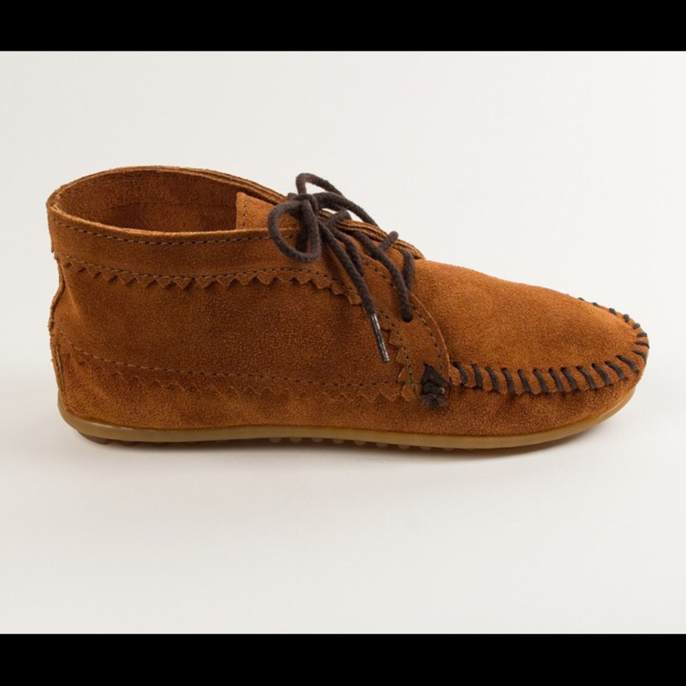 Brand New Minnetonka Moccasin Suede Ankle Boot sz7